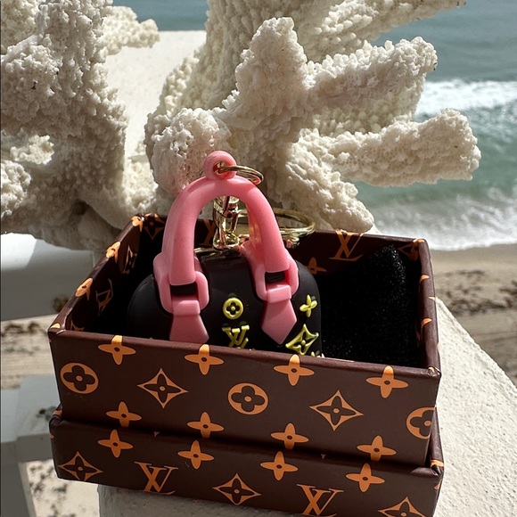 BAG CHARM NWOT CHIC BROWN AND PINK  Mini Bag Charm in box - Picture 5 of 5